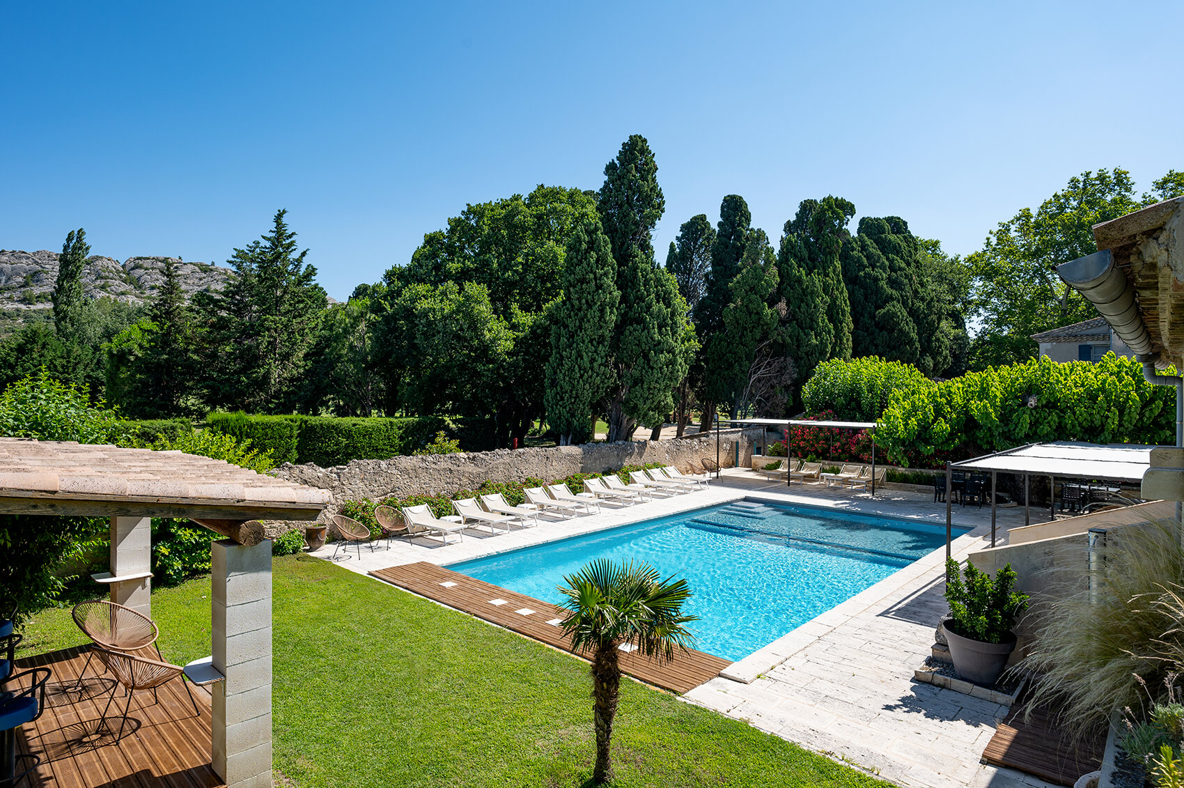 Chateau de Servanes hotel restaurant piscine maison de famille mouriès alpilles hotel
